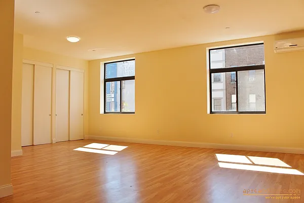 Rented by aptsandlofts.com | media 7