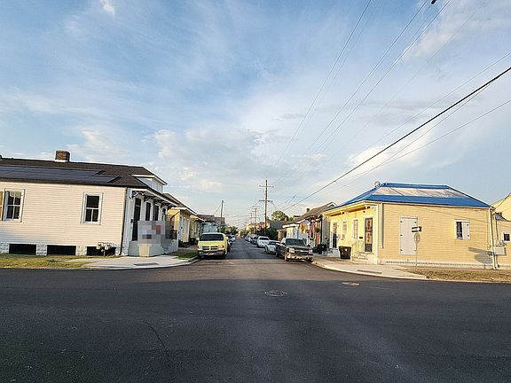5th image of 1481 N Roman St