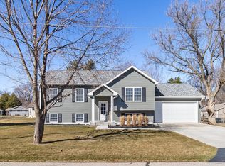 W1384 Fairview Rd, Pell Lake, WI 53128