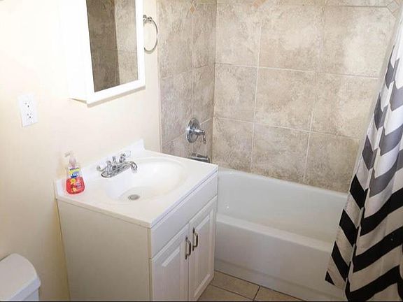 5th image of 2938 Clay Ave
