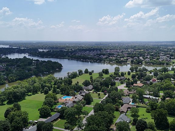 4th image of 858 Moreland Dr