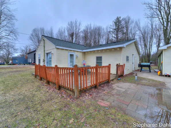 1362 W McMillan Rd, Muskegon, MI 49445
