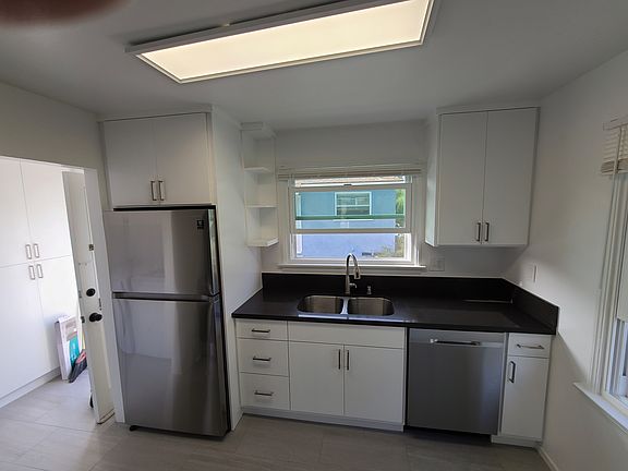 5th image of 8377 Dunbarton Ave