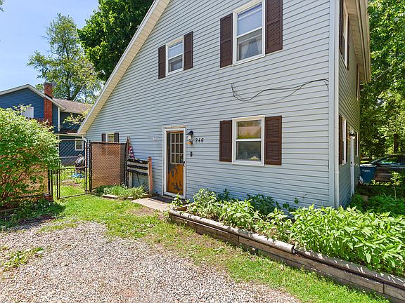 5th image of 246 Washington St