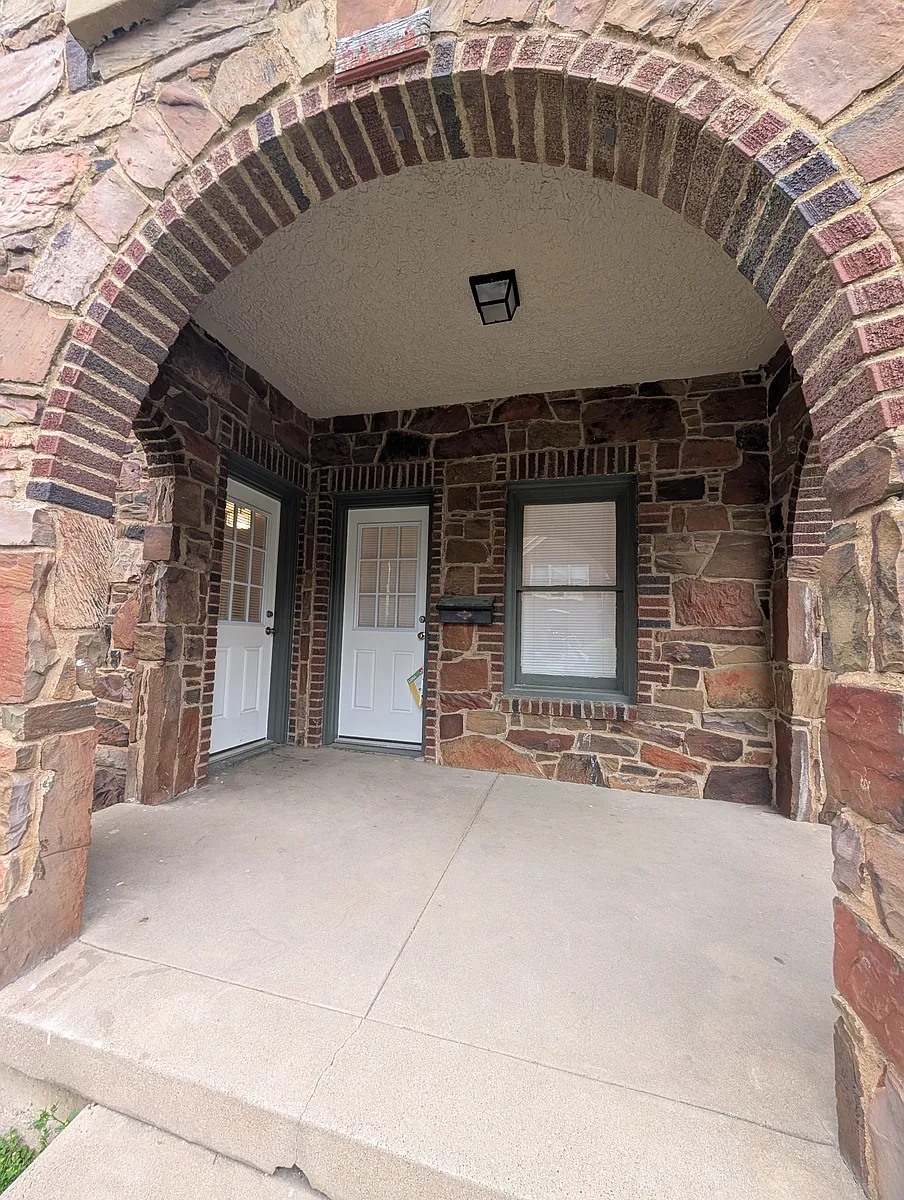 Building Photo - 5803 La Vista Ct #1