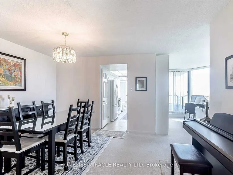 12 Laurelcrest St #902 — Photo 6