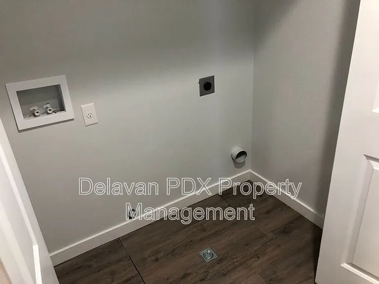1396 Kimber Ct — Photo 13