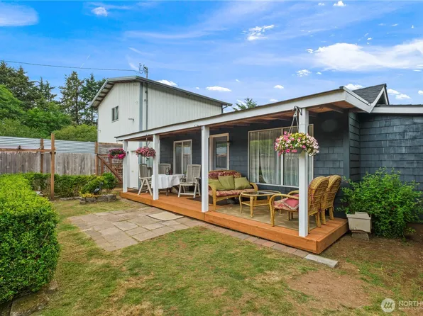 4 Memory Lane, Ocean Shores, WA 98569