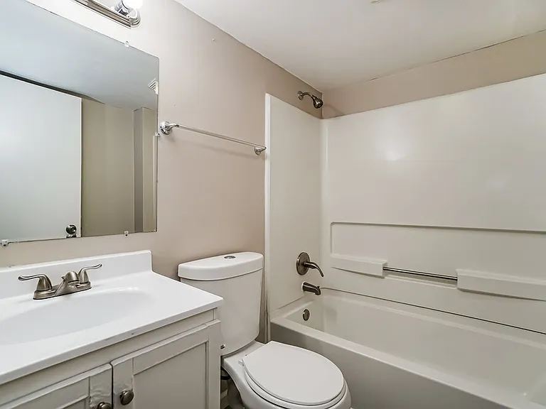 2524 Bridlewood Ct — Photo 17
