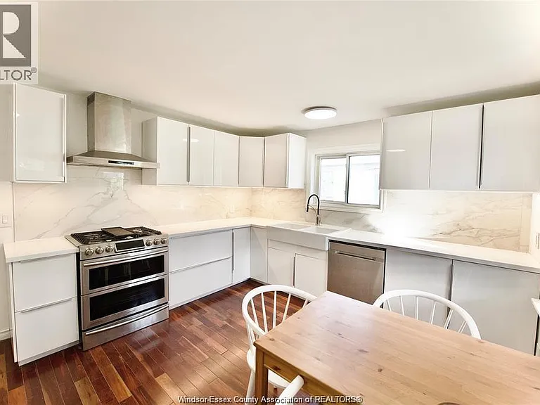 1636 Cadillac St — Photo 10