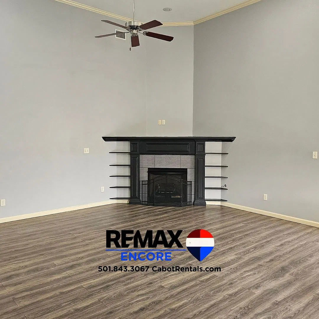 Beautiful 3-Bedroom Home in Stonehenge Subdivision $1,700/Month — Photo 3