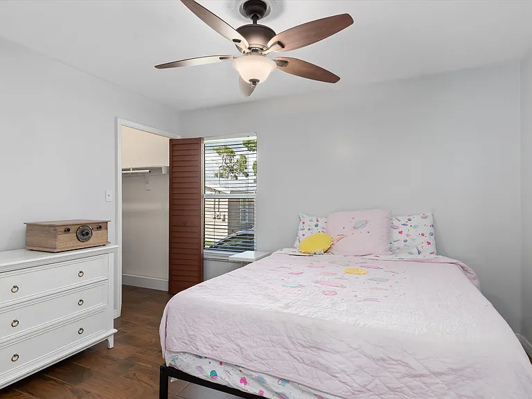 225 W McKenzie St — Photo 25