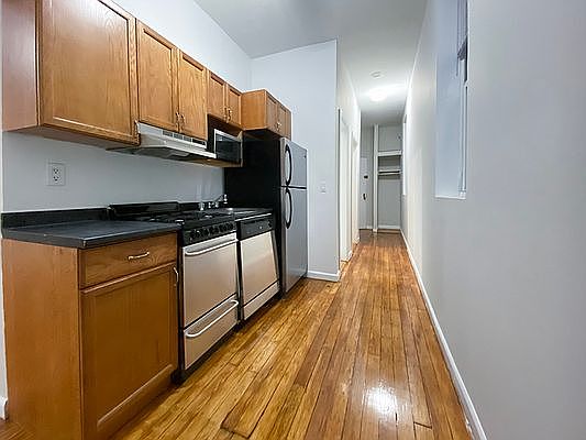 2nd image of 34 1/2 Saint Marks Pl APT 9