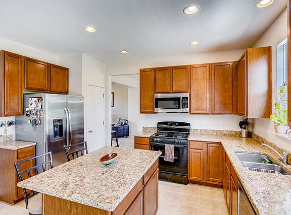 4th image of 3104 Venetian Way