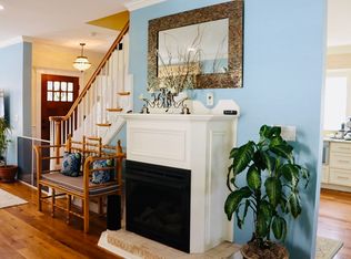 21 Curtis St #A, Marblehead, MA 01945