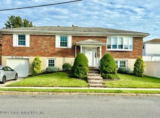101 Nehring Ave, Staten Island, NY 10314