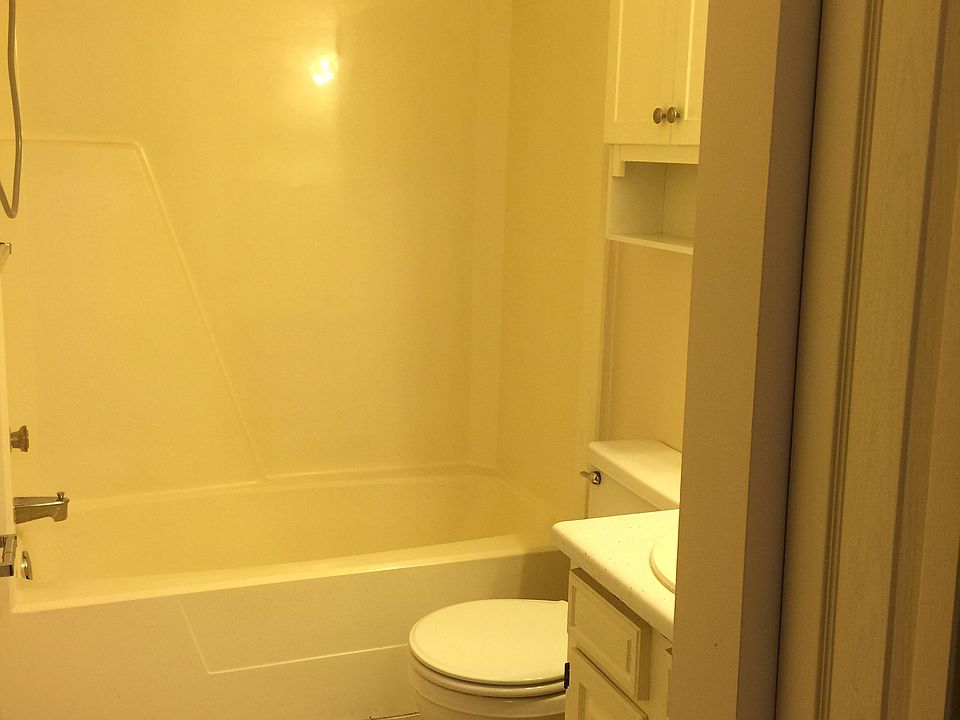 2nd image of 1857 S Sawburg Ave APT 16