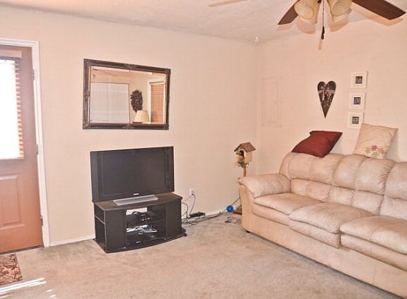 3rd image of 460 E 17th St