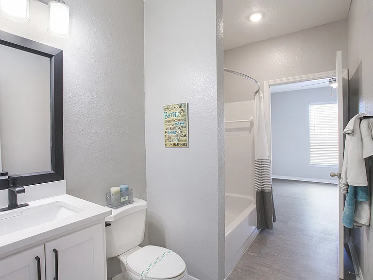 Westwood Reserve Apartments — Photo 32