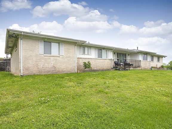 3rd image of 336A Ewing Dr