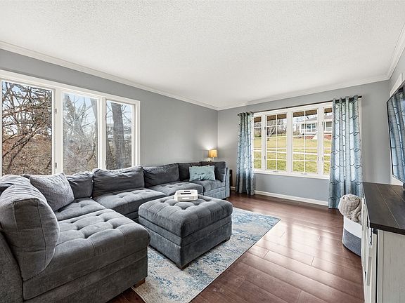 4th image of 3004 Orrian Dr SE