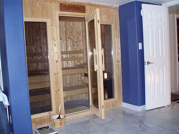 Wet dry sauna in master