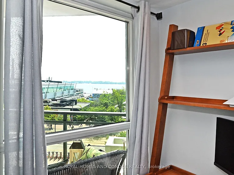230 Queens Quay W #618 — Photo 27
