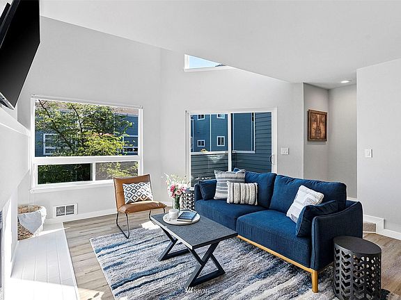 5th image of 21935 7th Ave S #118