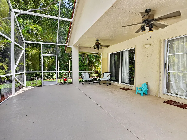 10065 Camelback Ln — Photo 42