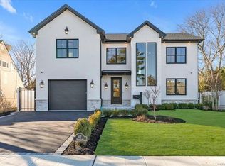 42 Hark Ln, Westbury, NY 11590