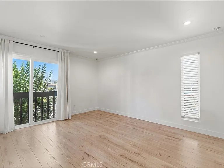 5974 Costello Ave — Photo 9