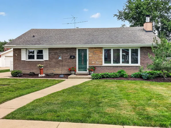 51 W Marilyn Ter, Addison, IL 60101