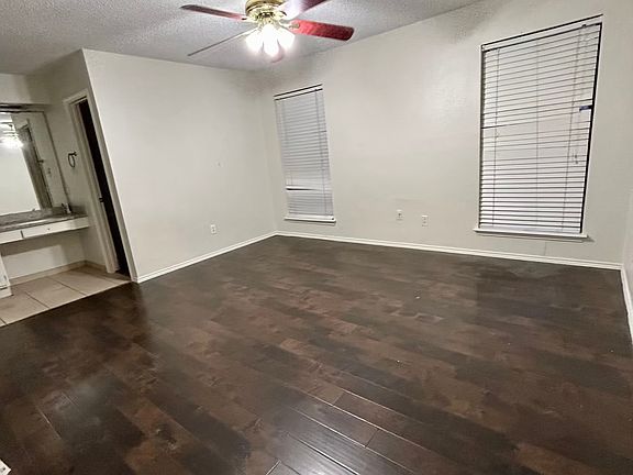 2nd image of 306 Juniper Dr
