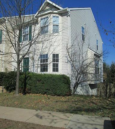 2nd image of 43112 Candlewick Sq