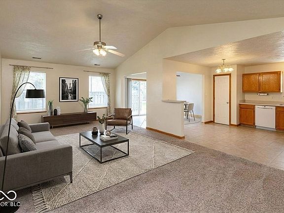 4th image of 1226 Meadowood Dr