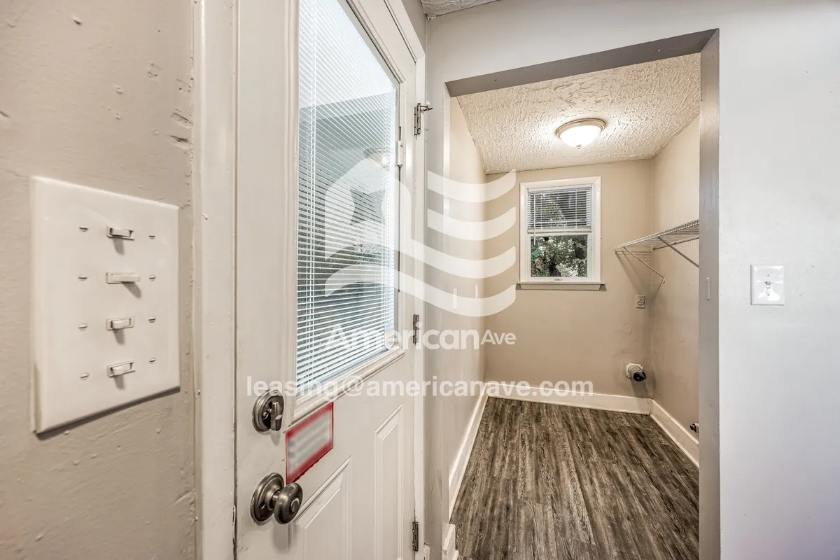 13-Laundry Room - 1931 Erie Ave