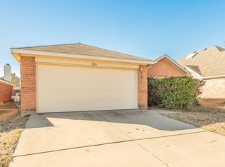 11216 Boulder Ridge Dr, Fort Worth, TX 76140