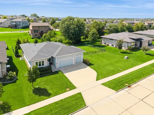 3824 NW 163rd St, Clive, IA 50325