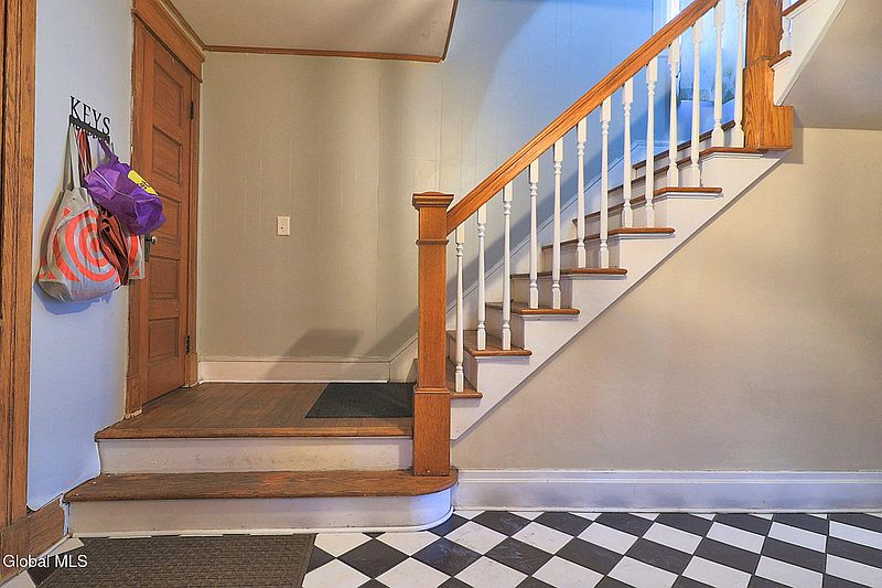 3rd image of 308 Quail Street