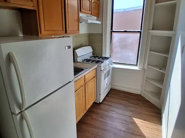 438 52nd Street image 1 of 9
