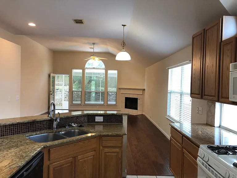 21234 Rio Sabinal — Photo 8