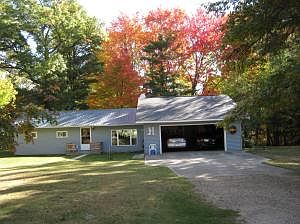 3rd image of 132 Woodleaf Dr