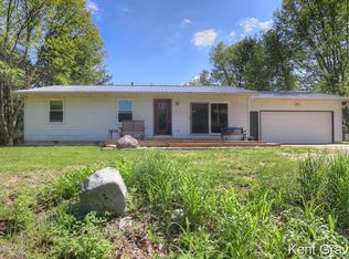 13214 19 Mile Rd, Gowen, MI 49326