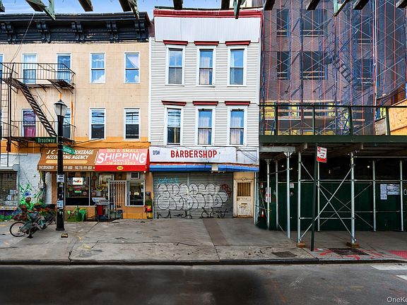 4th image of 1040 Broadway