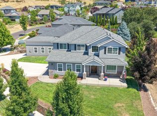 661 Forest Ridge Dr, Medford, OR 97504