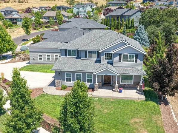 661 Forest Ridge Dr, Medford, OR 97504