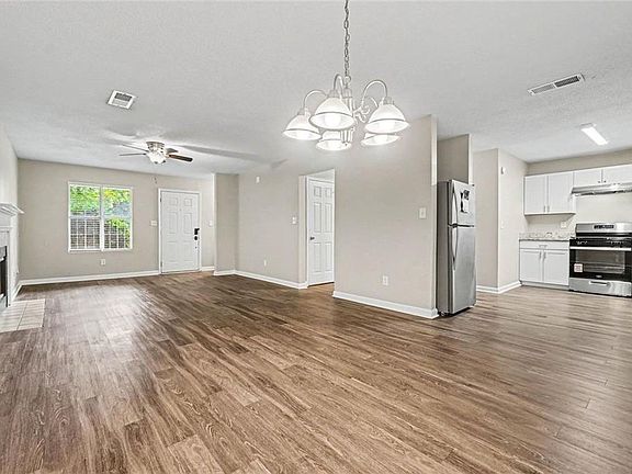 4th image of 2912 Pavia Cir