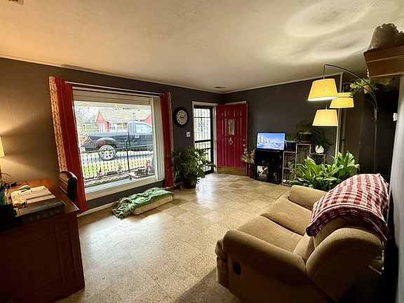2nd image of 408 W Boyle Ave