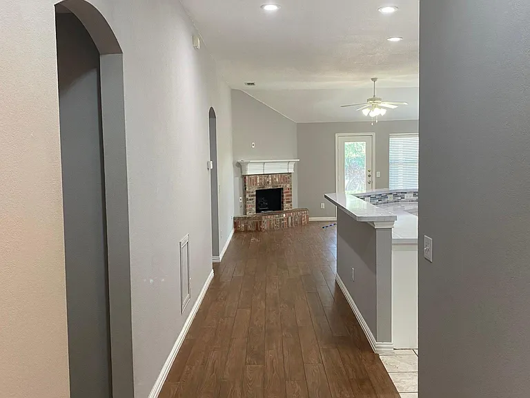 1720 Hackberry Branch Dr — Photo 13