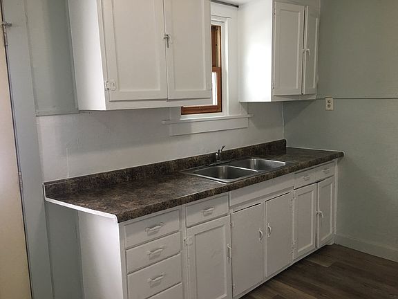 3rd image of 719 1/2 3rd Ave S